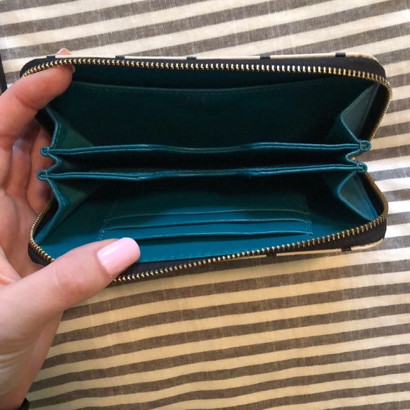 Fossil Wristlet - Picture 3 of 4